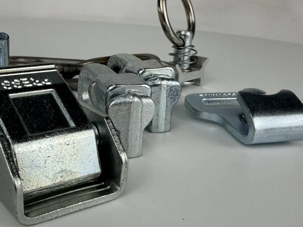 Spænder i aluminium
